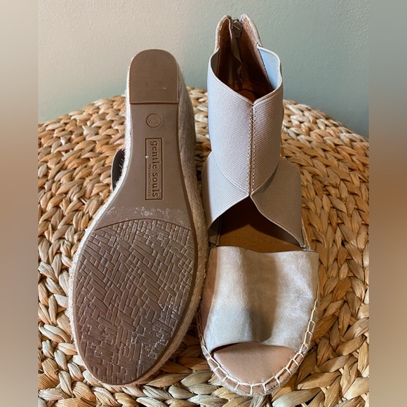 Kenneth Cole Elastic Strap Wedges - Size 10 - Picture 4 of 4